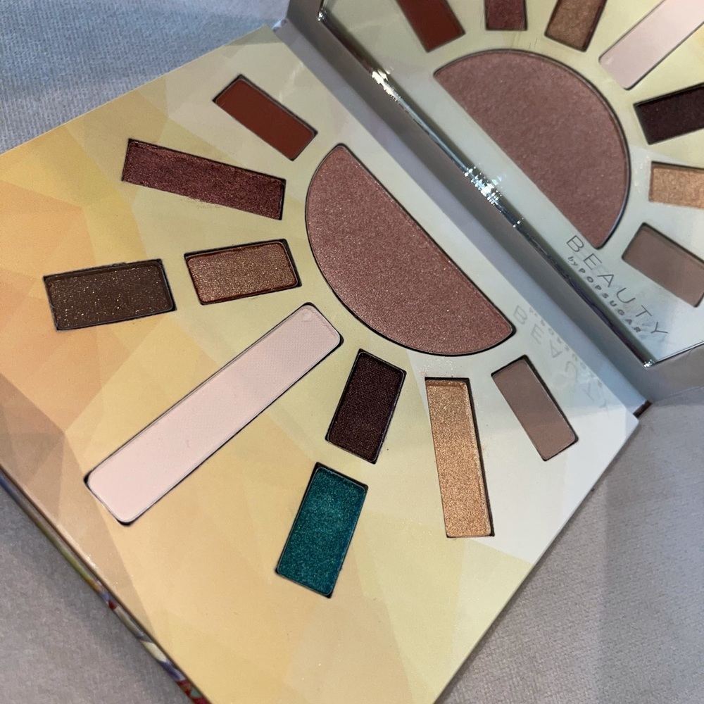 POPSUGAR Crystal Power Eyeshadow Palette Lady Jade